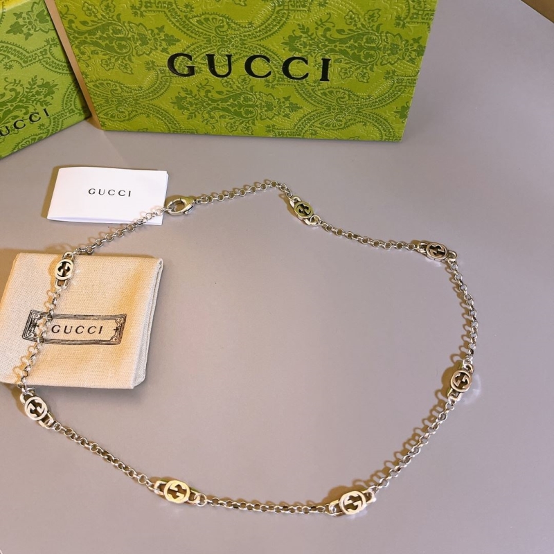 G*u*i necklaces